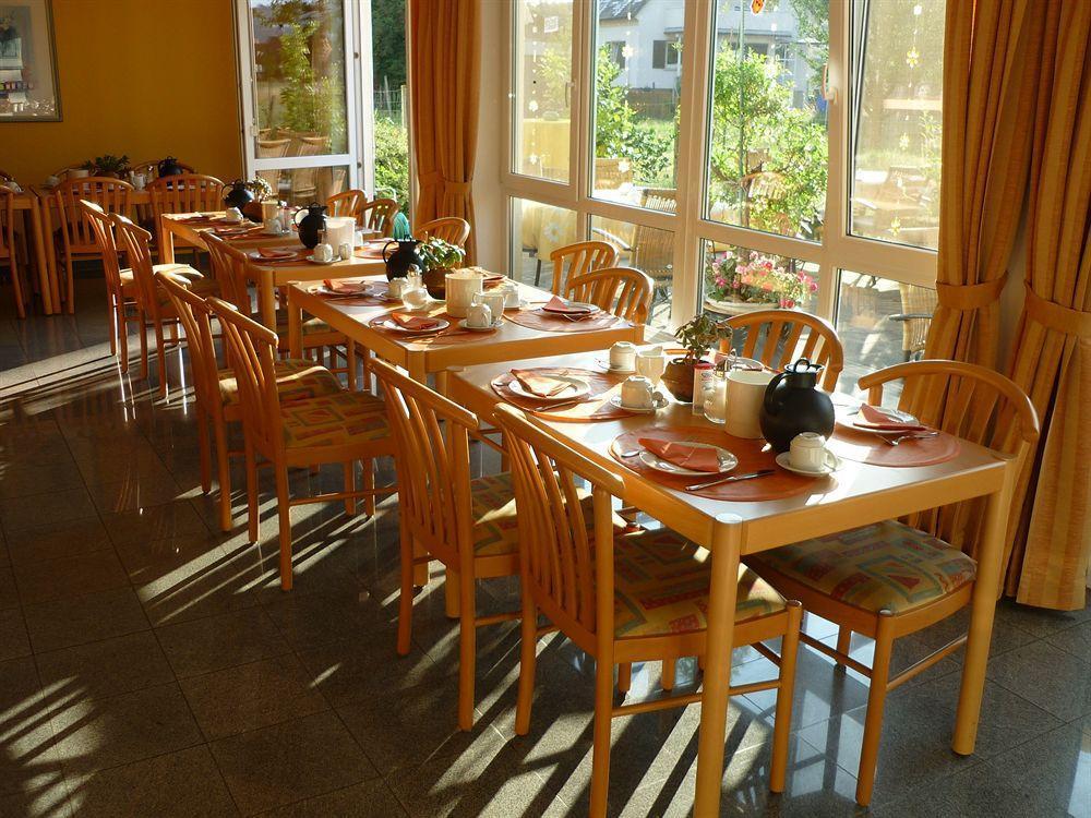 Hotel Sunparc - Shuttle Zum Europa-Park Rust 4Km & Rulantica 2Km Рингсхайм Экстерьер фото