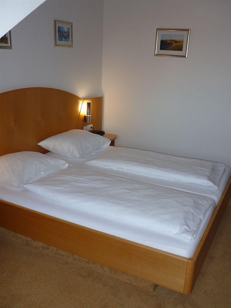Hotel Sunparc - Shuttle Zum Europa-Park Rust 4Km & Rulantica 2Km Рингсхайм Экстерьер фото